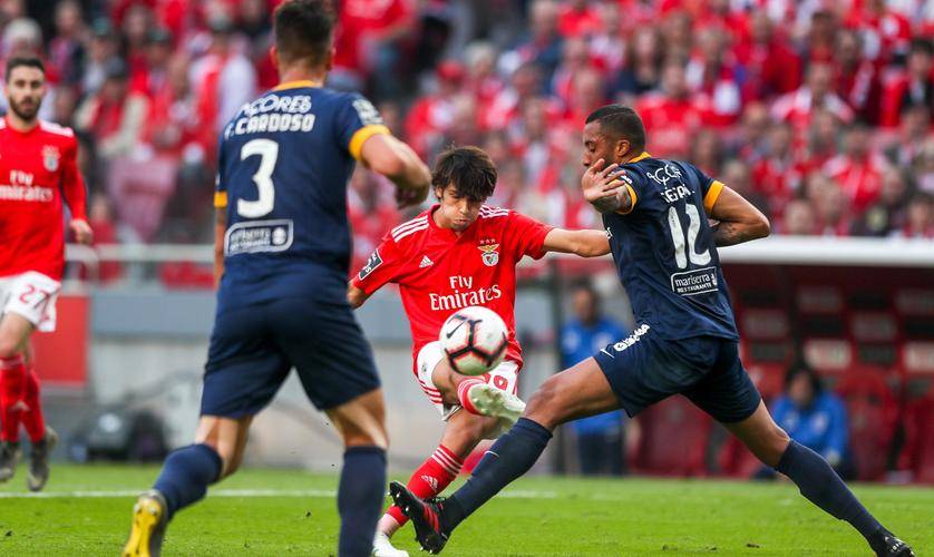 包含马赛迎葡超关键赛，国际比赛日绝杀压哨，球迷炸锅，资深球员宣示担当的词条