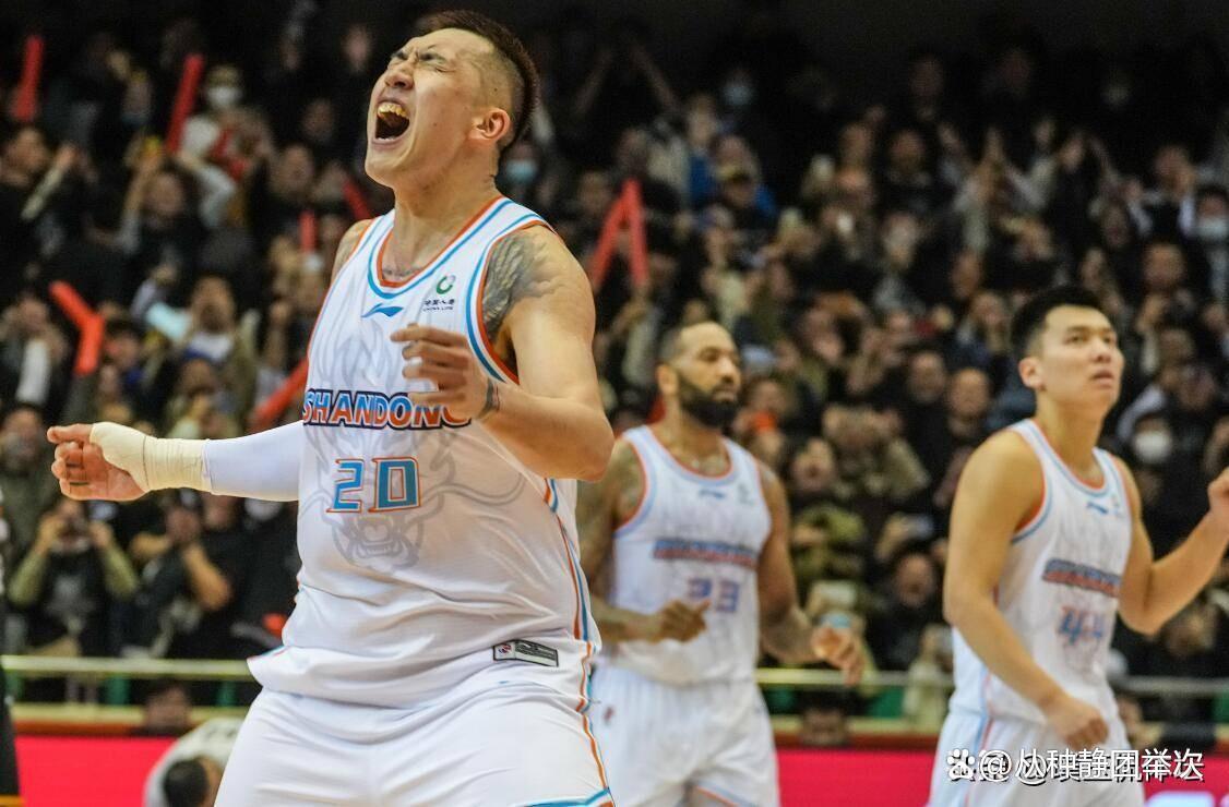 关于NBA常规赛今晚再迎强敌，山东男篮队长鼓劲，主帅态度——气氛紧张，年轻球员得到机会的信息