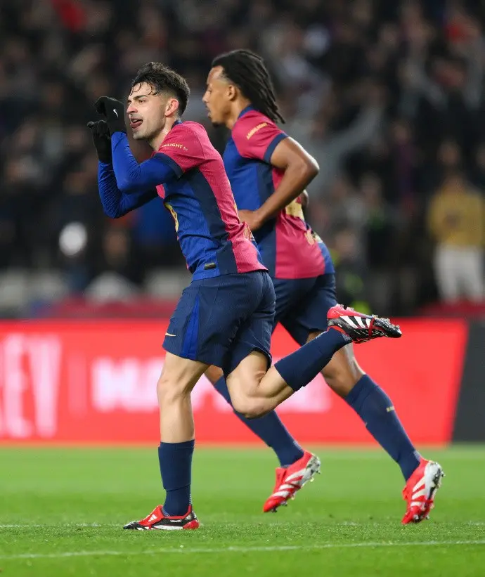 包含赛后国王杯焦点战，萨克拉门托国王单刀错失，悬念犹存，轮换策略成焦点的词条